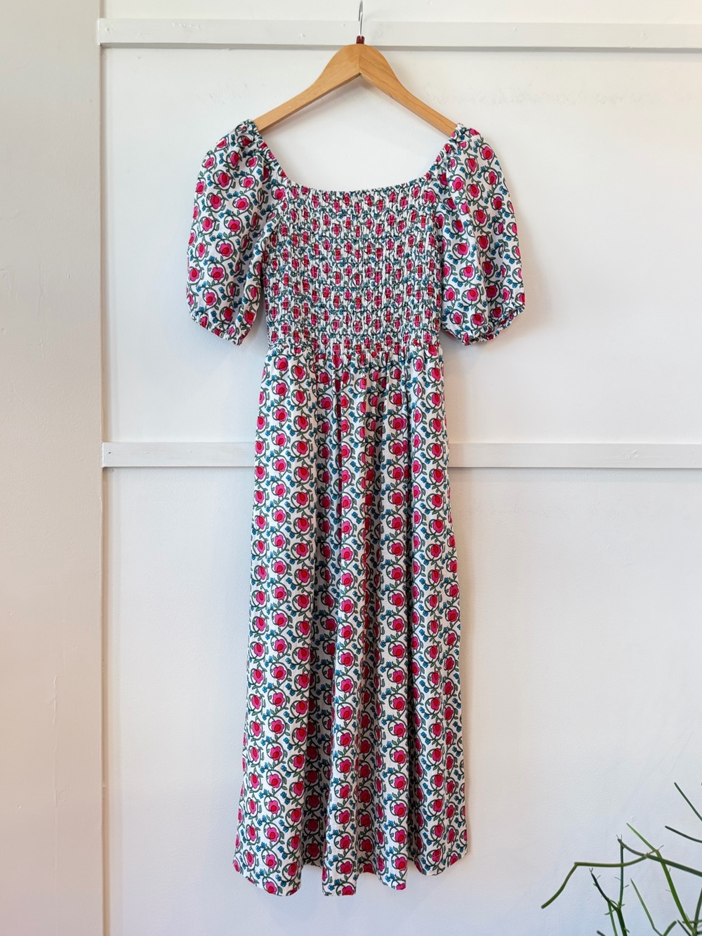 BODEN Smocked Floral Linen Midi Dress in Pink and Green size 4